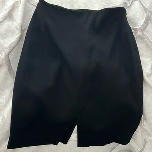 Babaton skirt size 0. Great condition